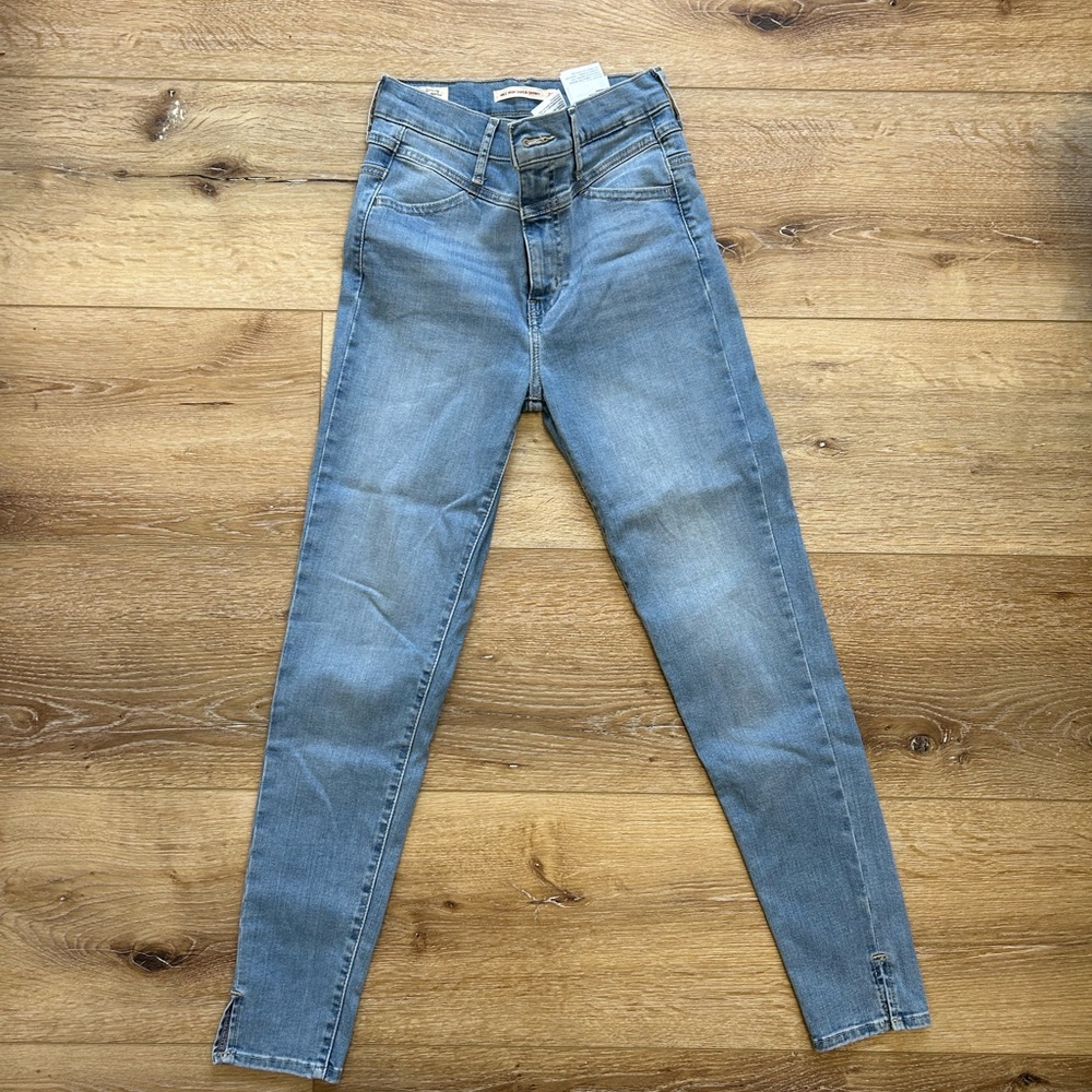 Levi's Light Blue Women's Skinny Jeans
